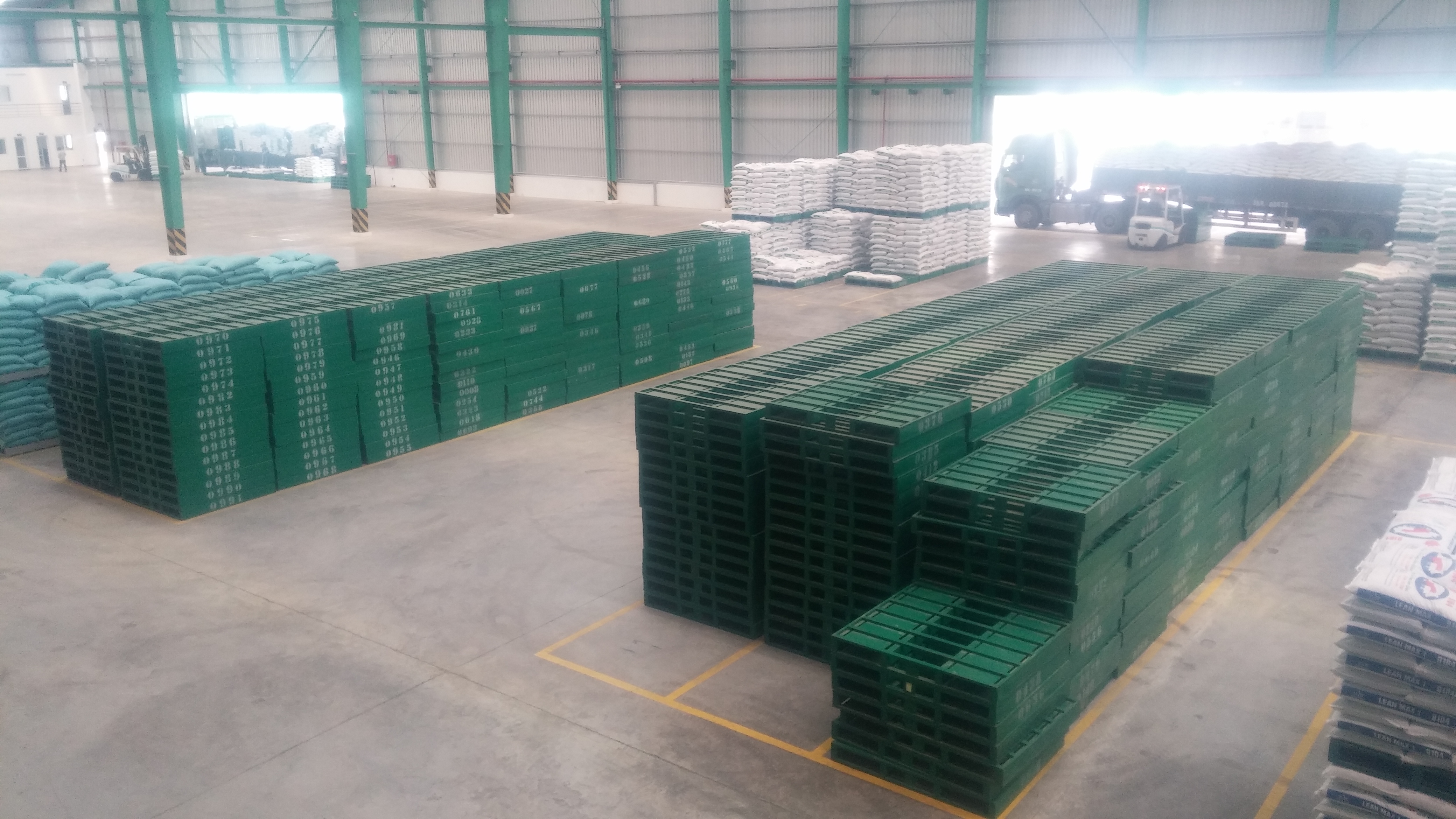 Pallet sắt